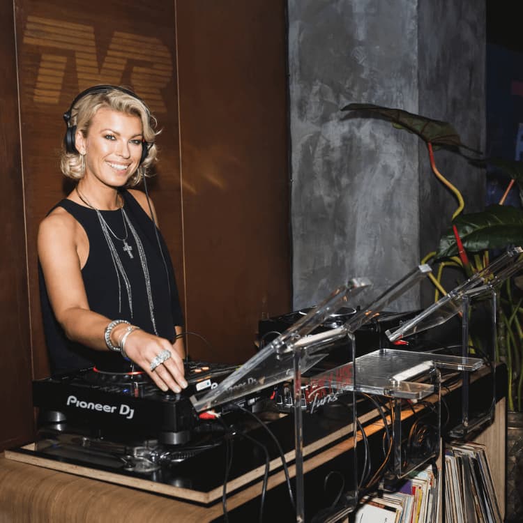 Sally K | Elite Female DJ for Luxury Events | SpinSisters